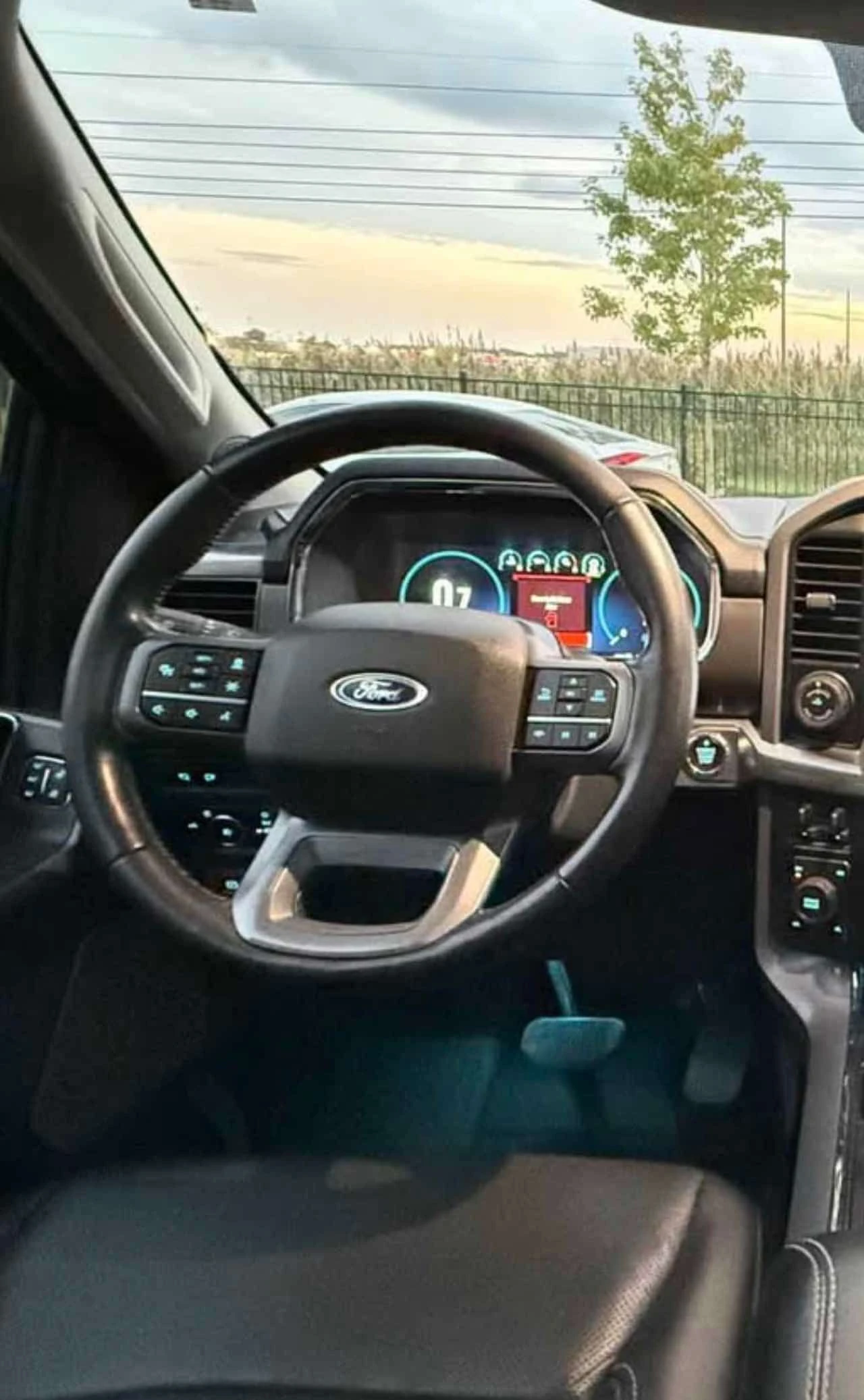 Ford F150 * LARIAT 4WD SuperCrew Box * , снимка 8 - Автомобили и джипове - 54112834