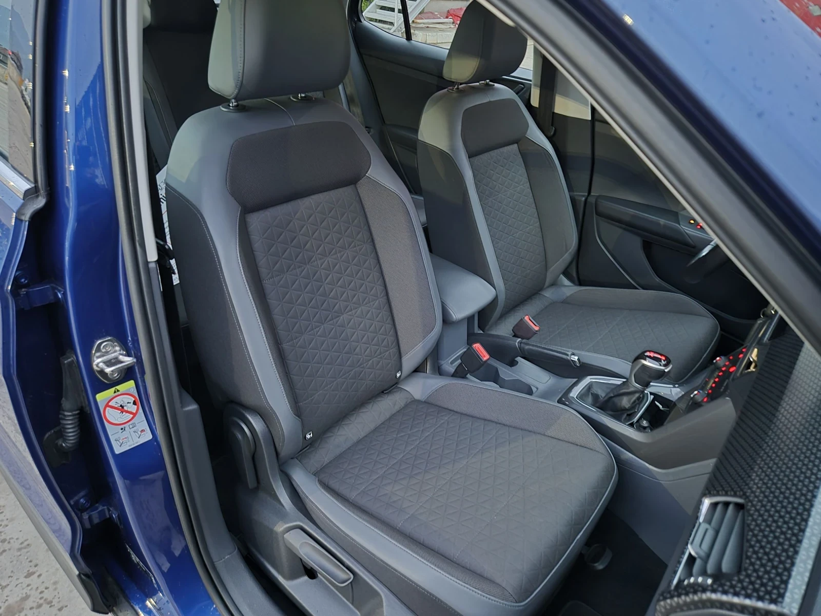 VW T-Cross 1.6TDI* DSG* DIGIGAL* , снимка 11 - Автомобили и джипове - 54209499