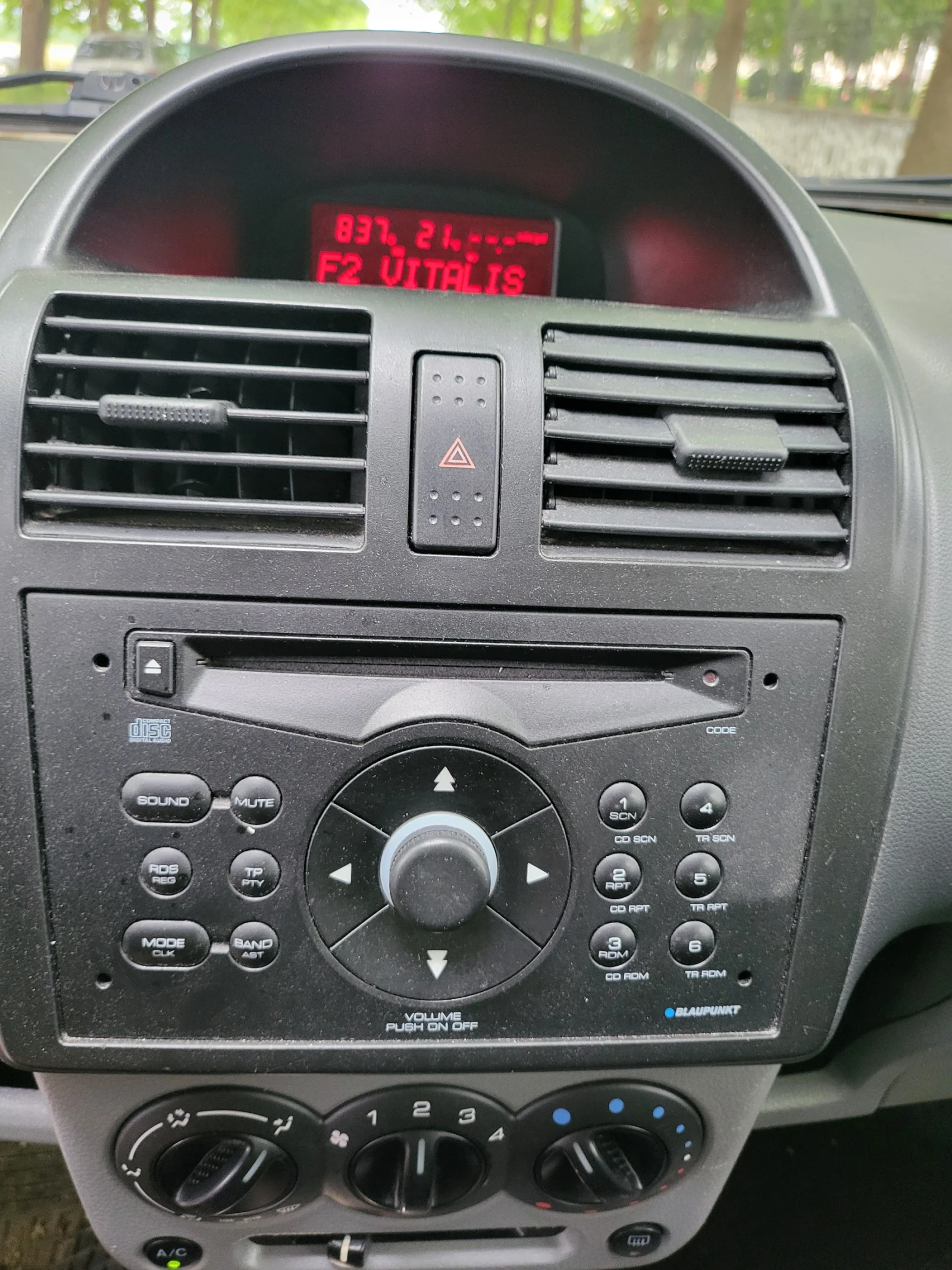 Suzuki Ignis 1.3 Бензин / Газ , снимка 15 - Автомобили и джипове - 54899181