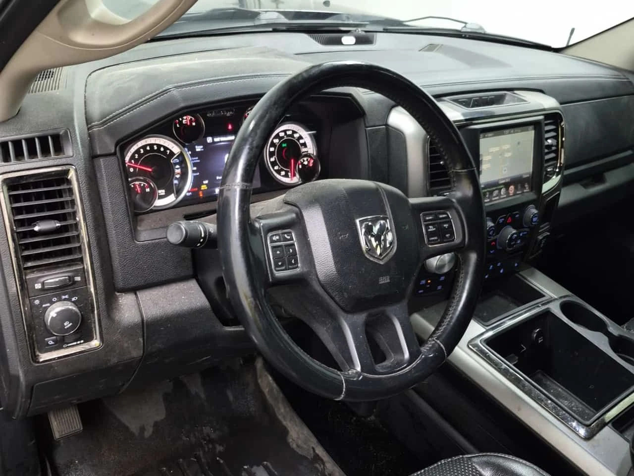 Dodge RAM 1500 * SPORT CREW CAB SHORT BED * CARFAX * , снимка 6 - Автомобили и джипове - 55350332