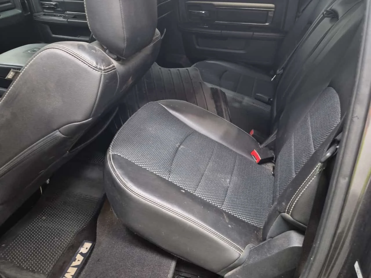 Dodge RAM 1500 * SPORT CREW CAB SHORT BED * CARFAX * , снимка 10 - Автомобили и джипове - 55350332