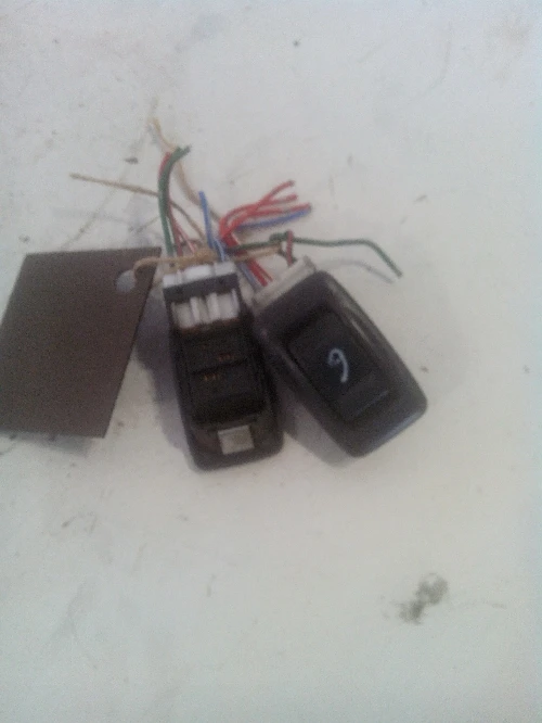 Копче ел.стъкло задно дясно Мазда 626