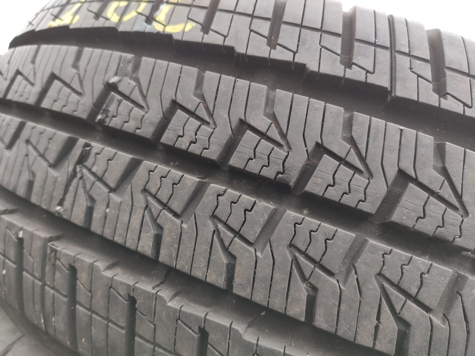 Гуми Всесезонни 215/75R16, снимка 2 - Гуми и джанти - 56732325