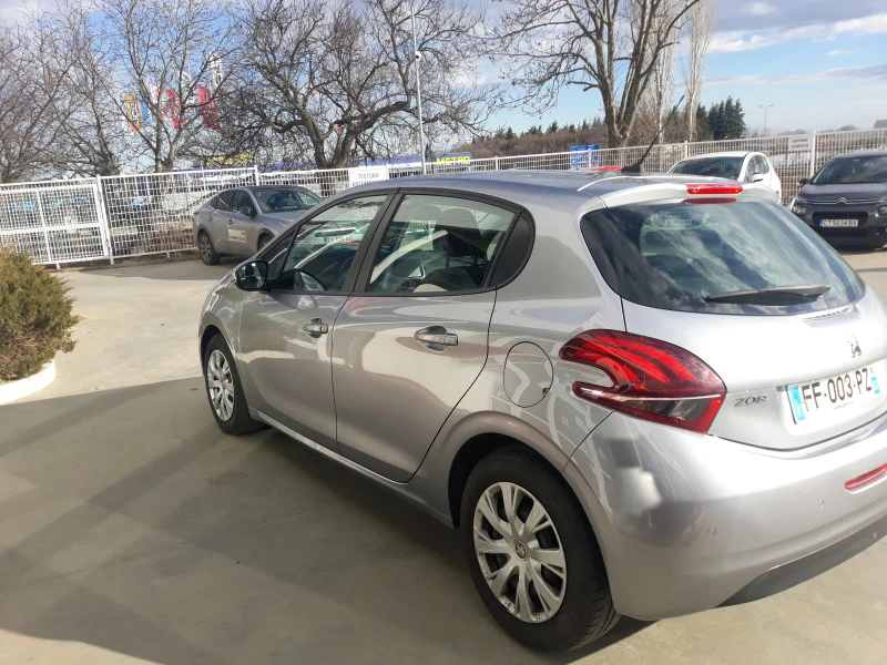 Peugeot 208 1.5 HDI , снимка 5 - Автомобили и джипове - 43834140