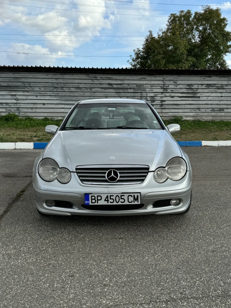 Mercedes-Benz C 220 Mercedes Sport Cupe 2.2CDI, снимка 7 - Автомобили и джипове - 47306250