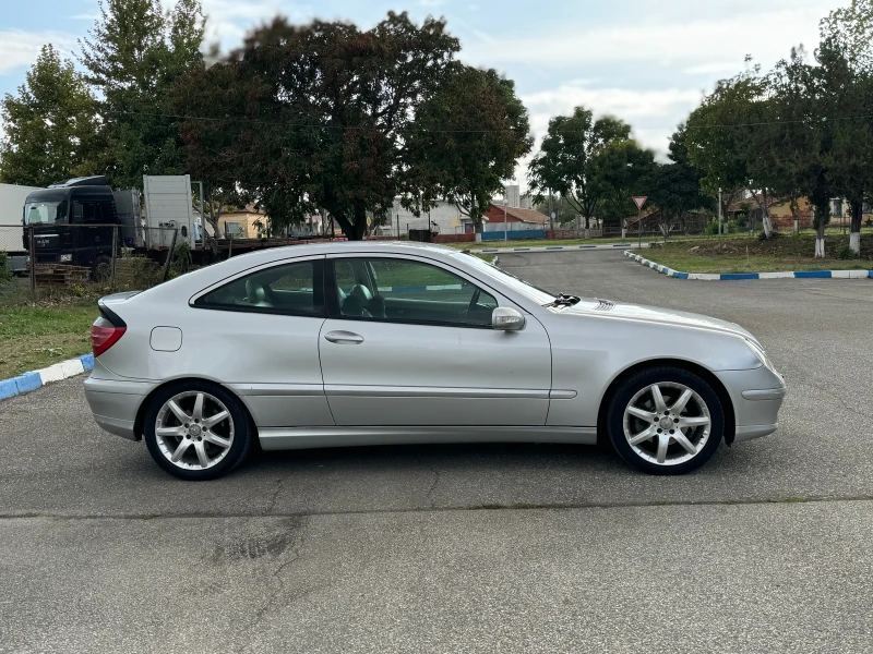 Mercedes-Benz C 220 Mercedes Sport Cupe 2.2CDI, снимка 6 - Автомобили и джипове - 47306250