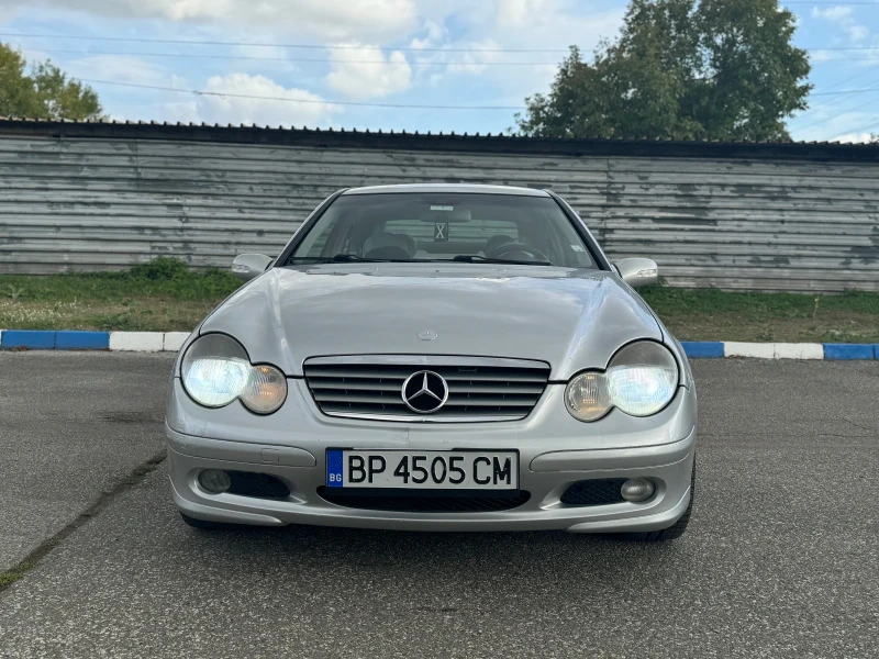 Mercedes-Benz C 220 Mercedes Sport Cupe 2.2CDI, снимка 8 - Автомобили и джипове - 47306250