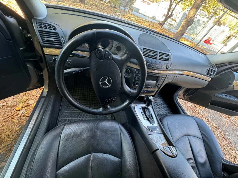 Mercedes-Benz E 200, снимка 12 - Автомобили и джипове - 47885041