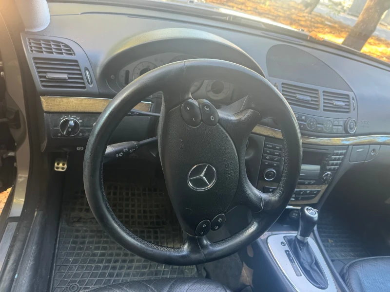 Mercedes-Benz E 200, снимка 9 - Автомобили и джипове - 47885041