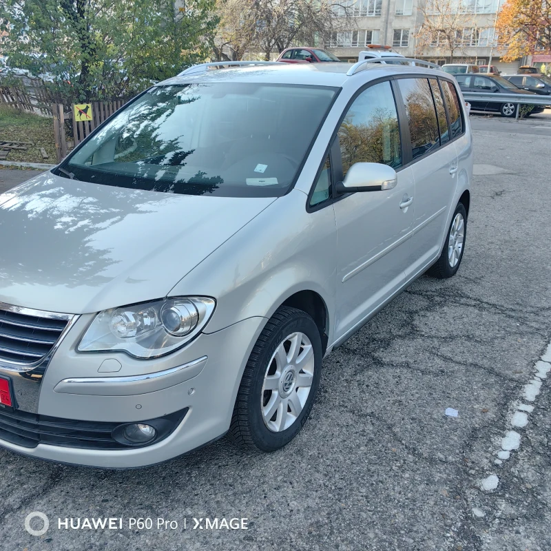 VW Touran, снимка 2 - Автомобили и джипове - 48411290