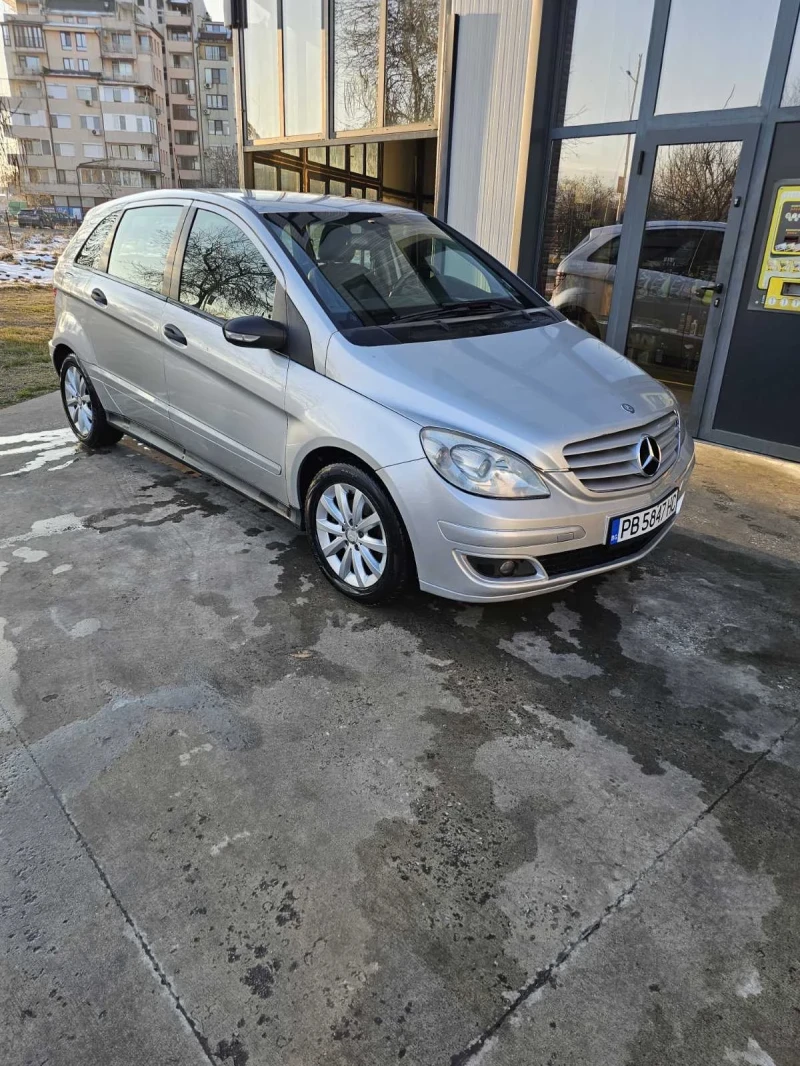 Mercedes-Benz B 180, снимка 1 - Автомобили и джипове - 48797484