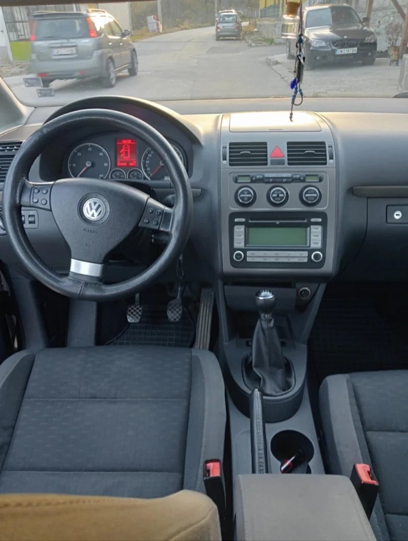 VW Touran 1.9 , снимка 4 - Автомобили и джипове - 48838922