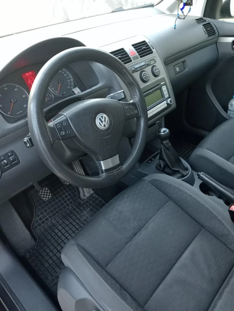 VW Touran 1.9 , снимка 6 - Автомобили и джипове - 48838922