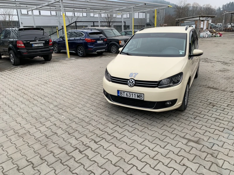 VW Touran 1.6 TDI, снимка 3 - Автомобили и джипове - 49310945