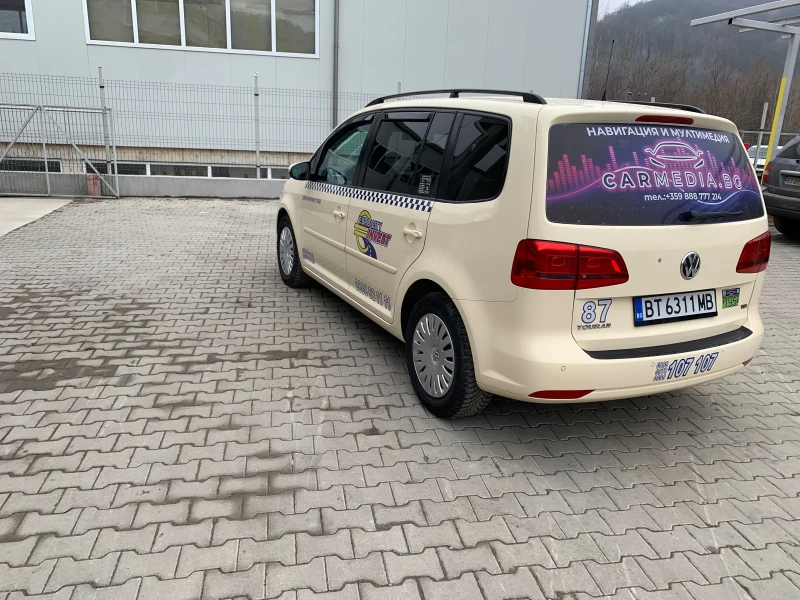 VW Touran 1.6 TDI, снимка 4 - Автомобили и джипове - 49310945