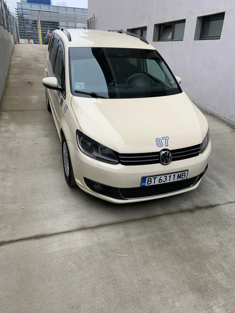 VW Touran 1.6 TDI, снимка 5 - Автомобили и джипове - 49310945