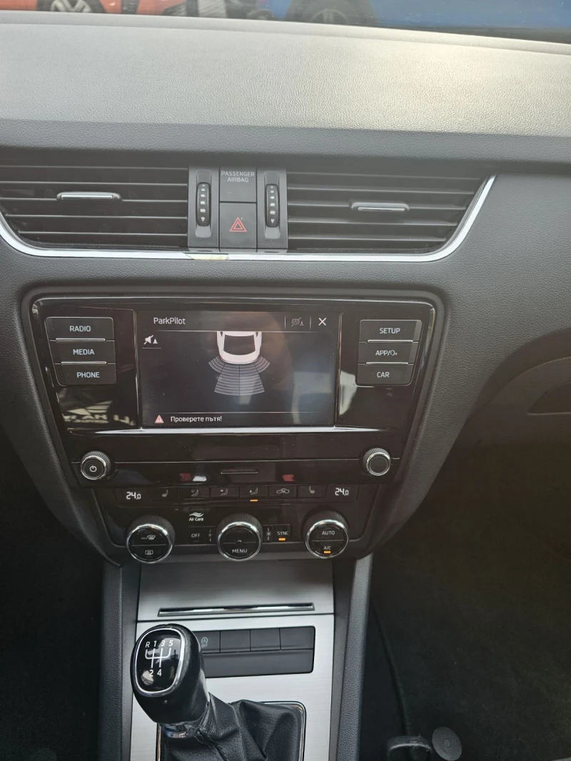 Skoda Octavia 1.6, снимка 10 - Автомобили и джипове - 52502011