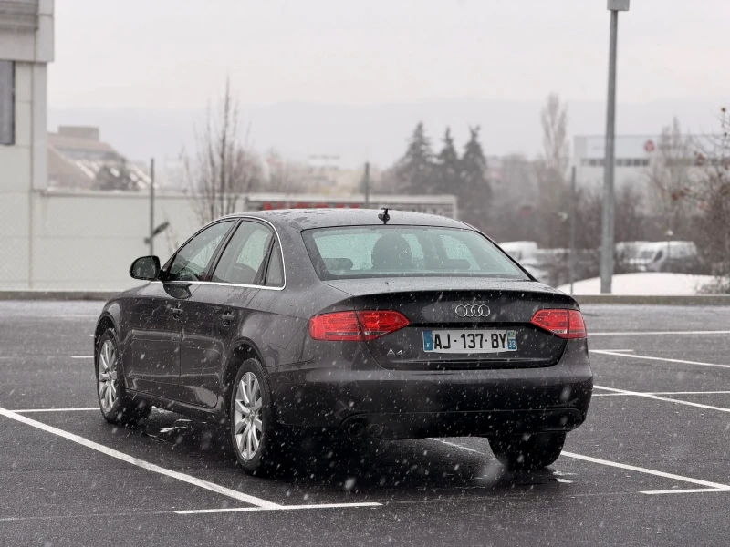 Audi A4 2.0TDI-AmbitionLUX-лизингпрез Уникредитпо165euro, снимка 6 - Автомобили и джипове - 53176569