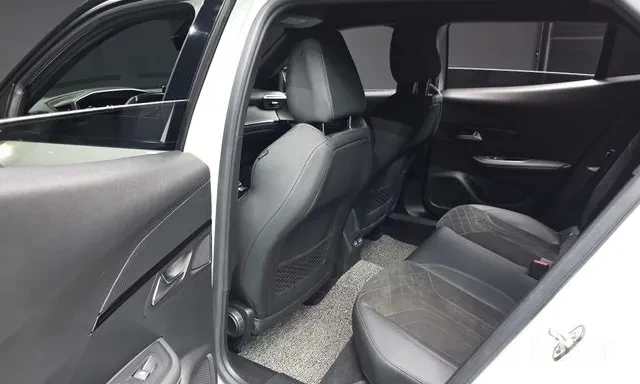 Peugeot 2008 1.5 BlueHDi GT Line* ������* ������� | Mobile.bg � ����������� 11