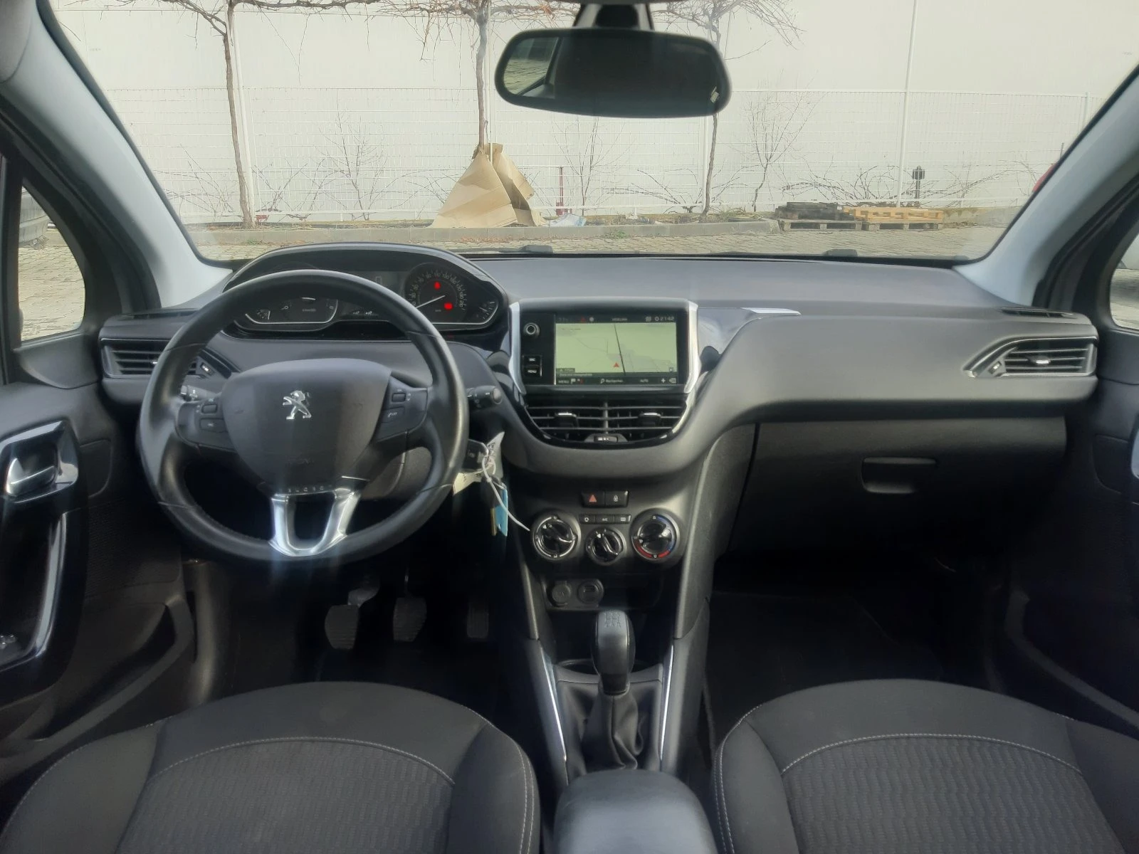 Peugeot 208 1.5 HDI  - изображение 10