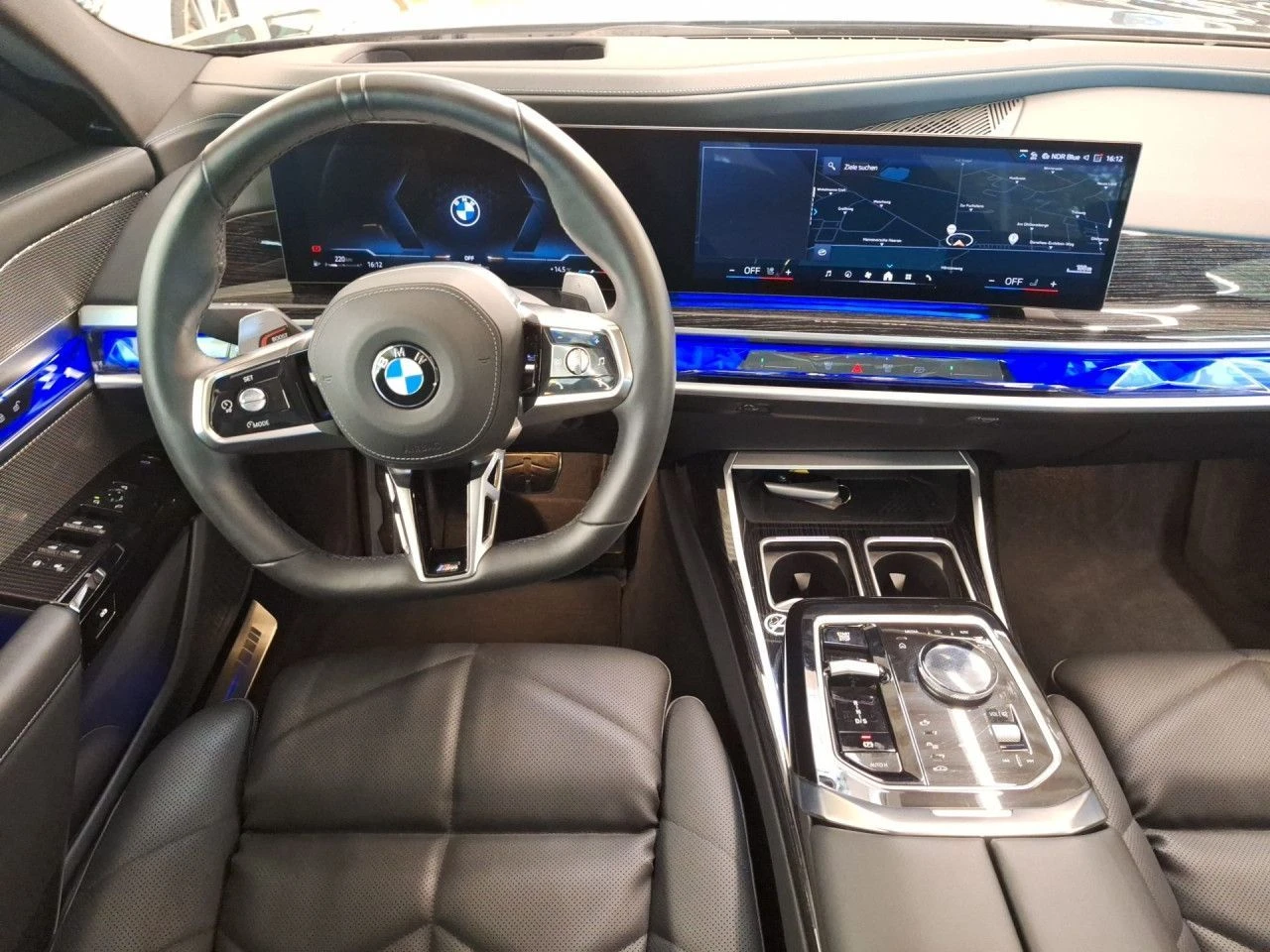 BMW 740 xDrive/299HP/AMBIENT/MSPORT/PANO/SKY-LOUNGE/353b - изображение 7