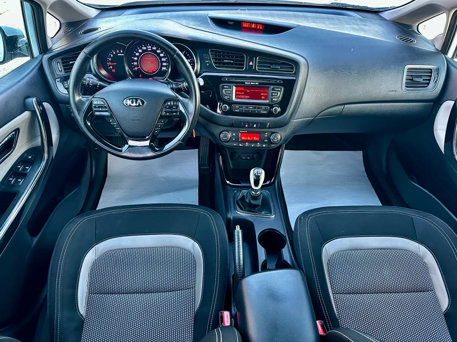 Kia Ceed 1.6CRDI////ECODYNAMICS//FACELIFT// - изображение 10