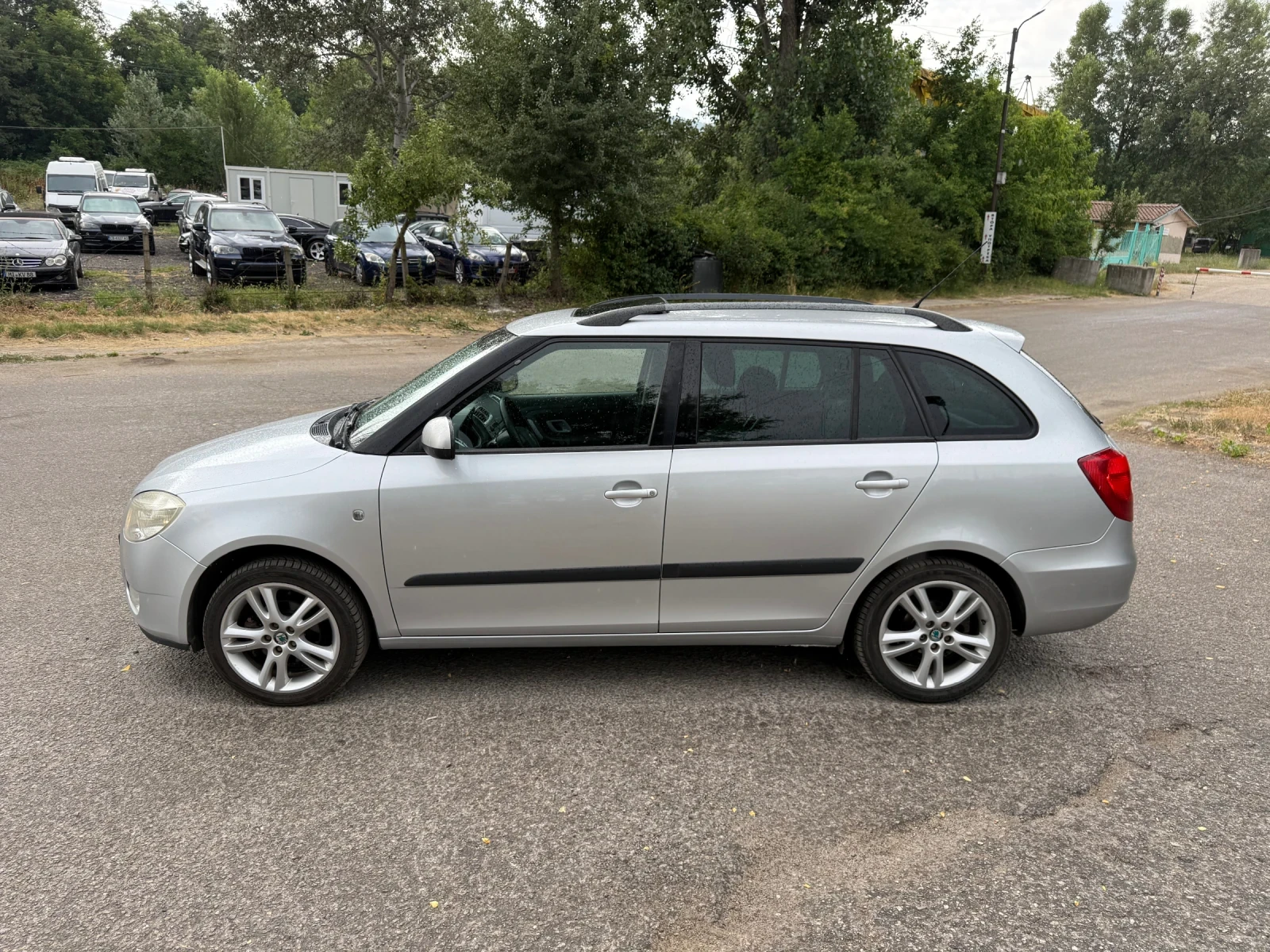 Skoda Fabia 1.6i OBSLUJENA FULL EXTRI  - изображение 5