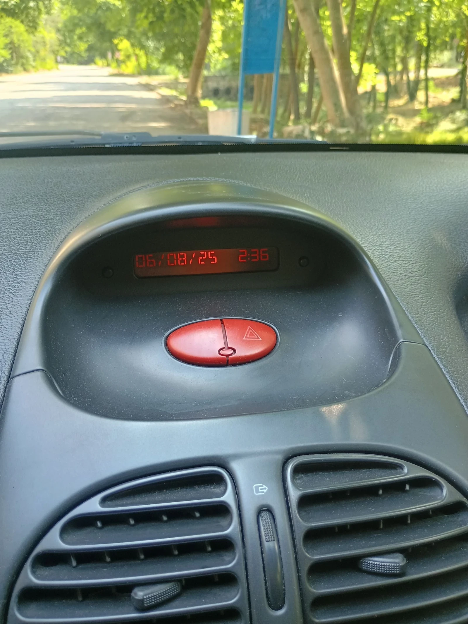 Peugeot 206 Седан - изображение 10