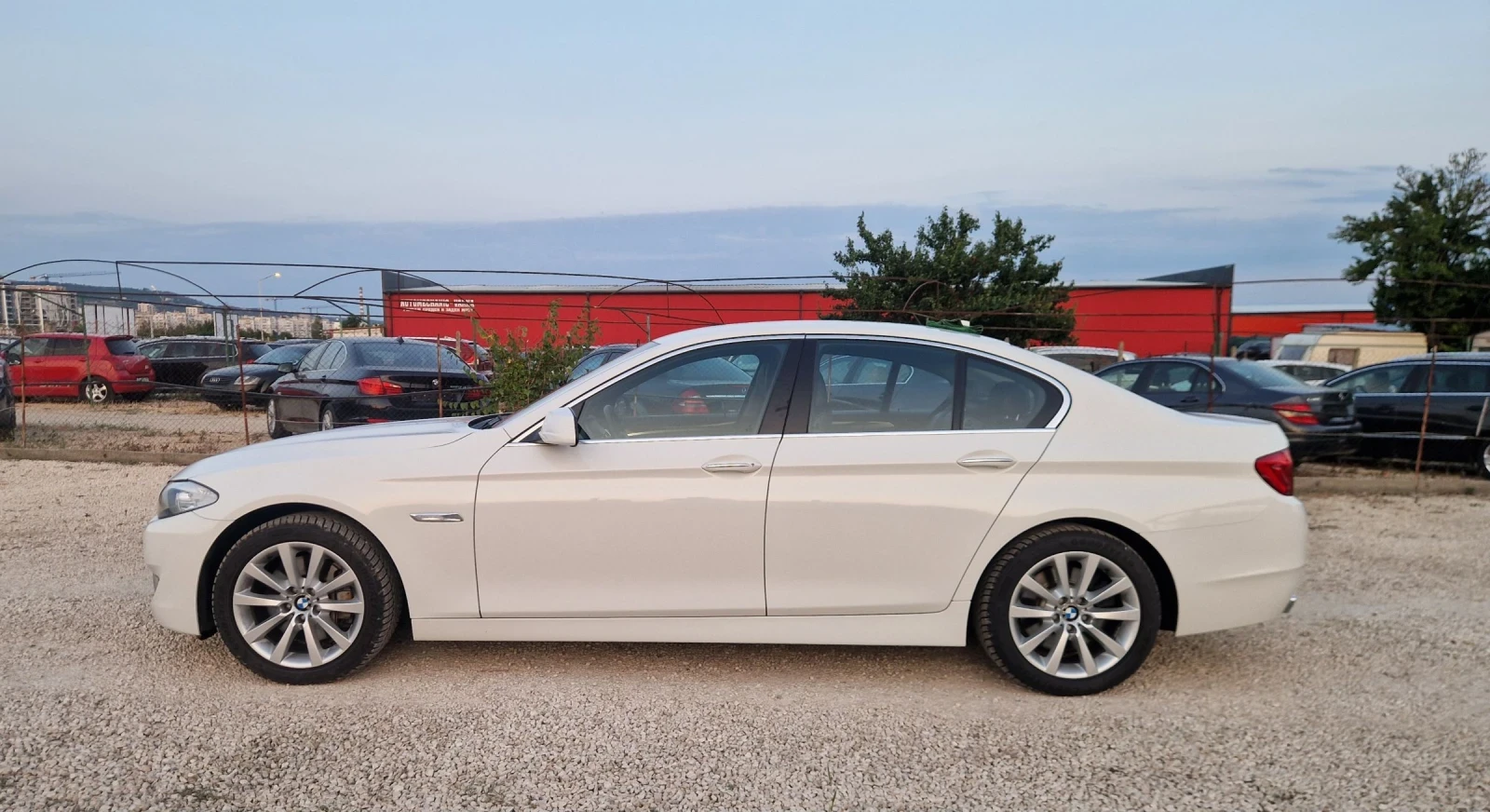 BMW 550 Регистриран / Реални КМ / Като Нова / Лизинг  - изображение 5
