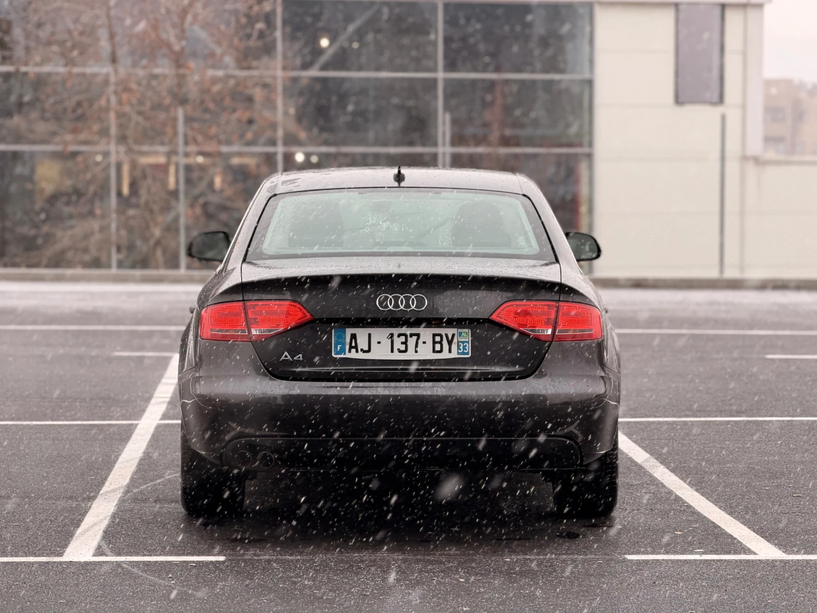 Audi A4 2.0TDI-AmbitionLUX-лизингпрез Уникредитпо165euro - изображение 7