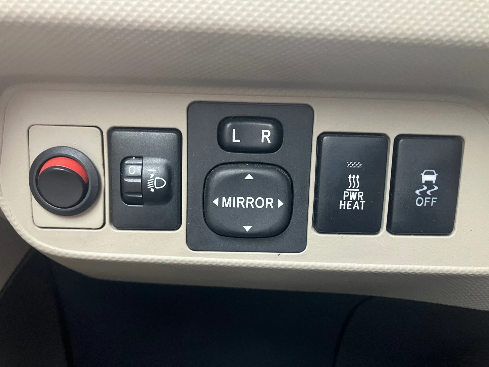 Toyota Auris  - изображение 10