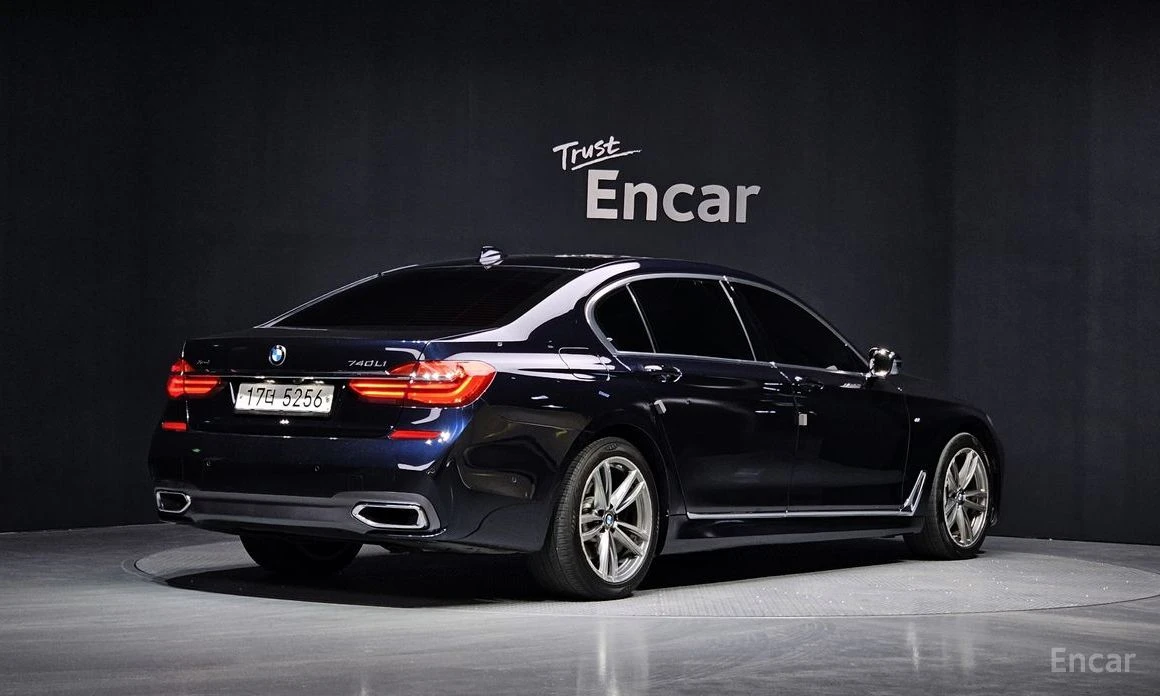 BMW 740 XDRIVE* МПАКЕТ* RECARO* HARMAN* KARDON* , снимка 3 - Автомобили и джипове - 54195253