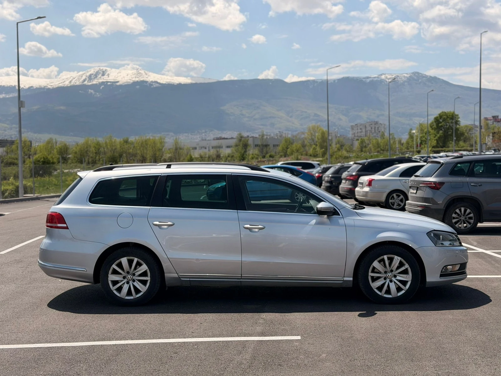 VW Passat 2.0TDI Лизинг през Уникредит по 130 евро, снимка 5 - Автомобили и джипове - 54355769