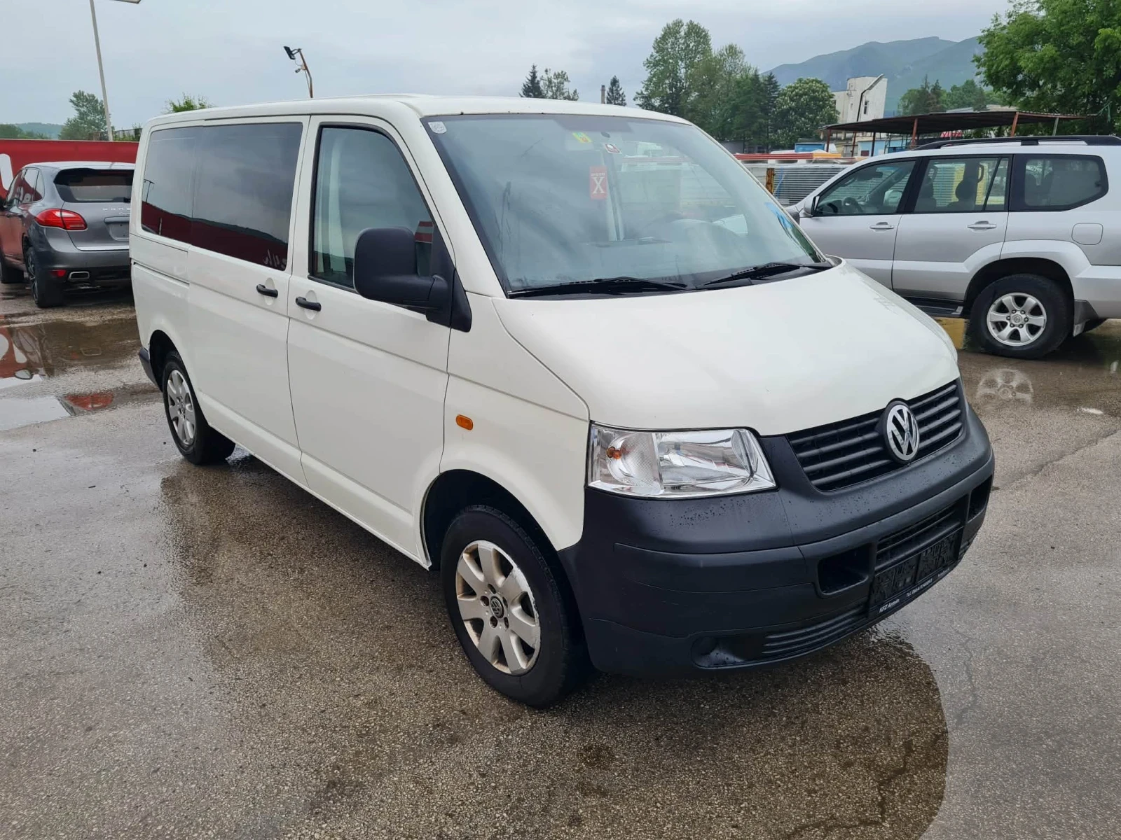 VW Multivan 1.9TDI 105к.с 9 местен кемпер, снимка 2 - Автомобили и джипове - 54487476