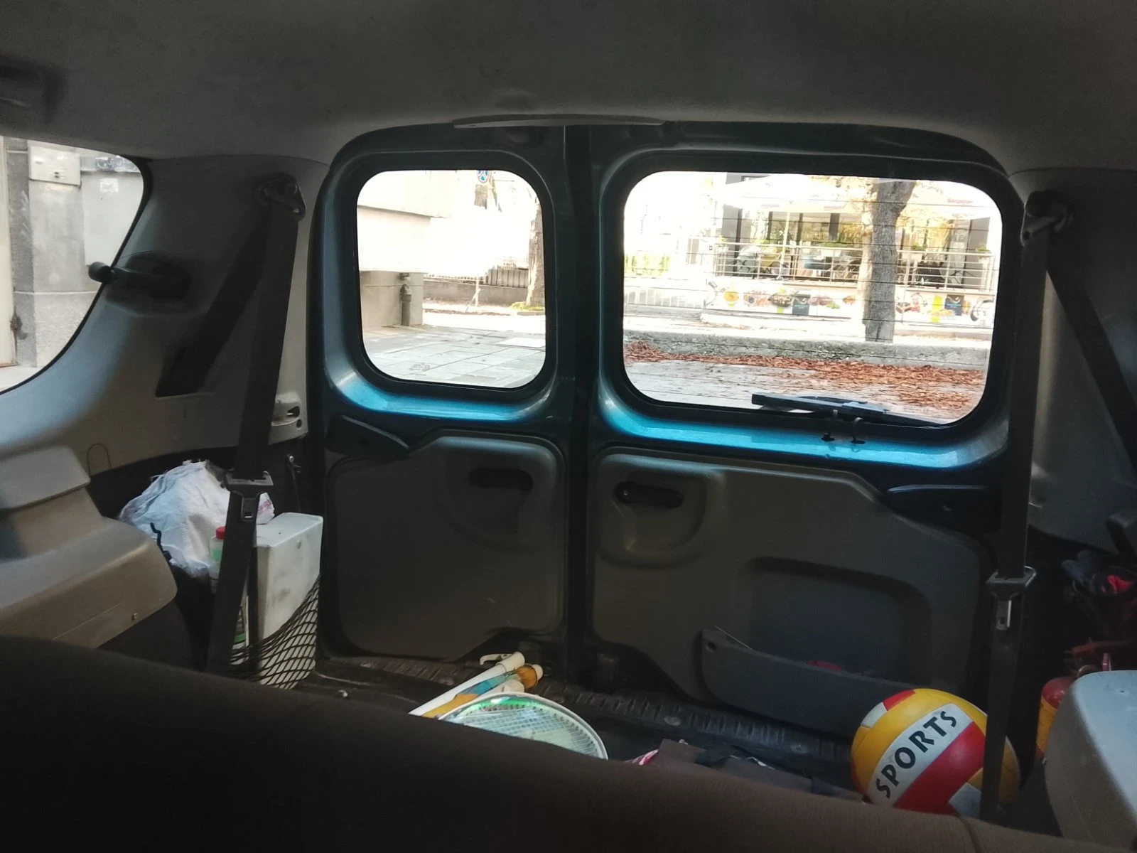 Dacia Logan, снимка 9 - Автомобили и джипове - 54780479