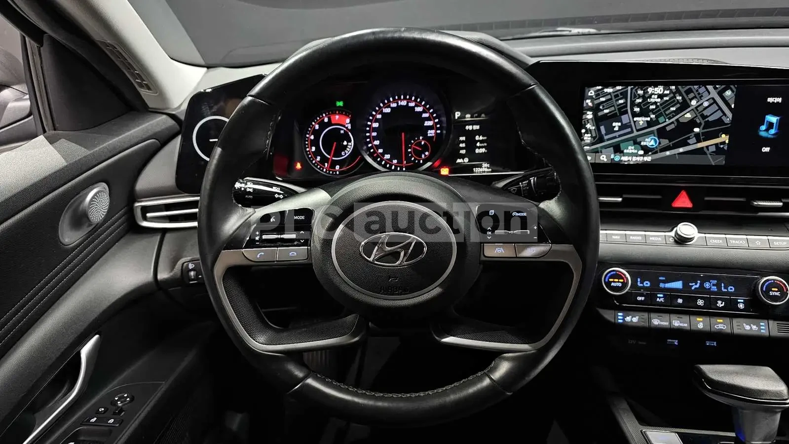 Hyundai Elantra, снимка 13 - Автомобили и джипове - 55036625
