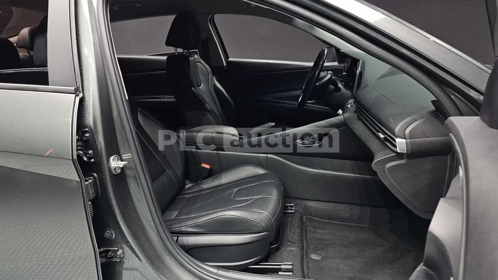 Hyundai Elantra, снимка 10 - Автомобили и джипове - 55036625