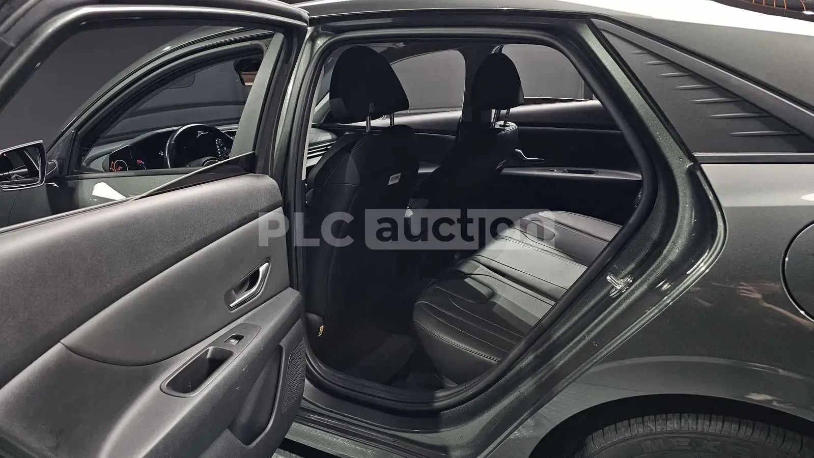 Hyundai Elantra, снимка 12 - Автомобили и джипове - 55036625