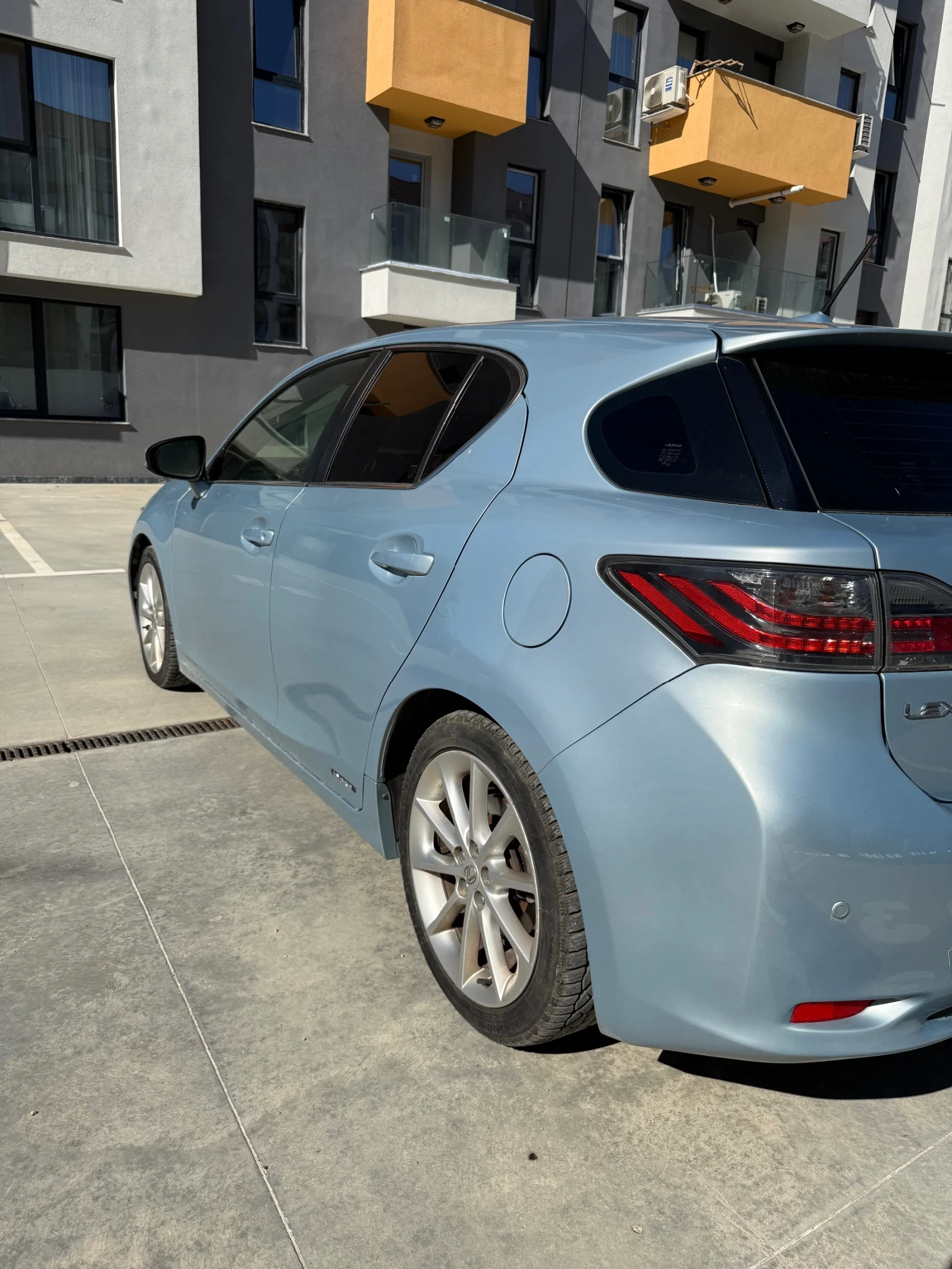 Lexus CT 200h, снимка 9 - Автомобили и джипове - 55420675