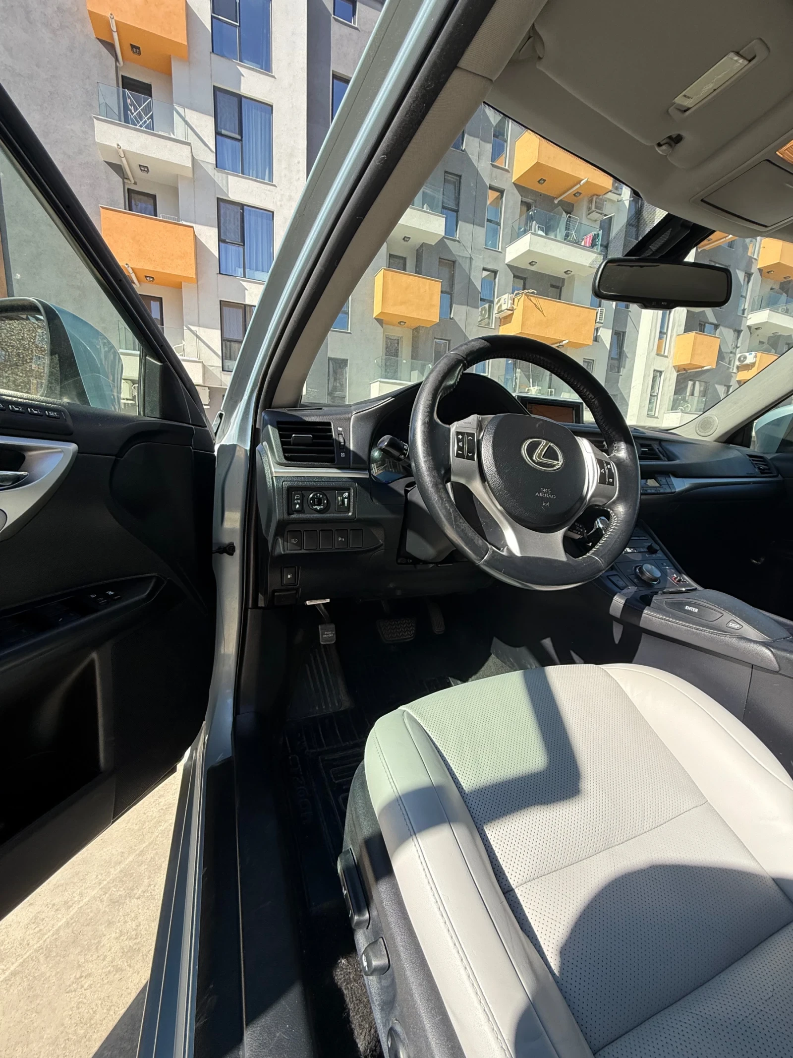 Lexus CT 200h, снимка 7 - Автомобили и джипове - 55420675