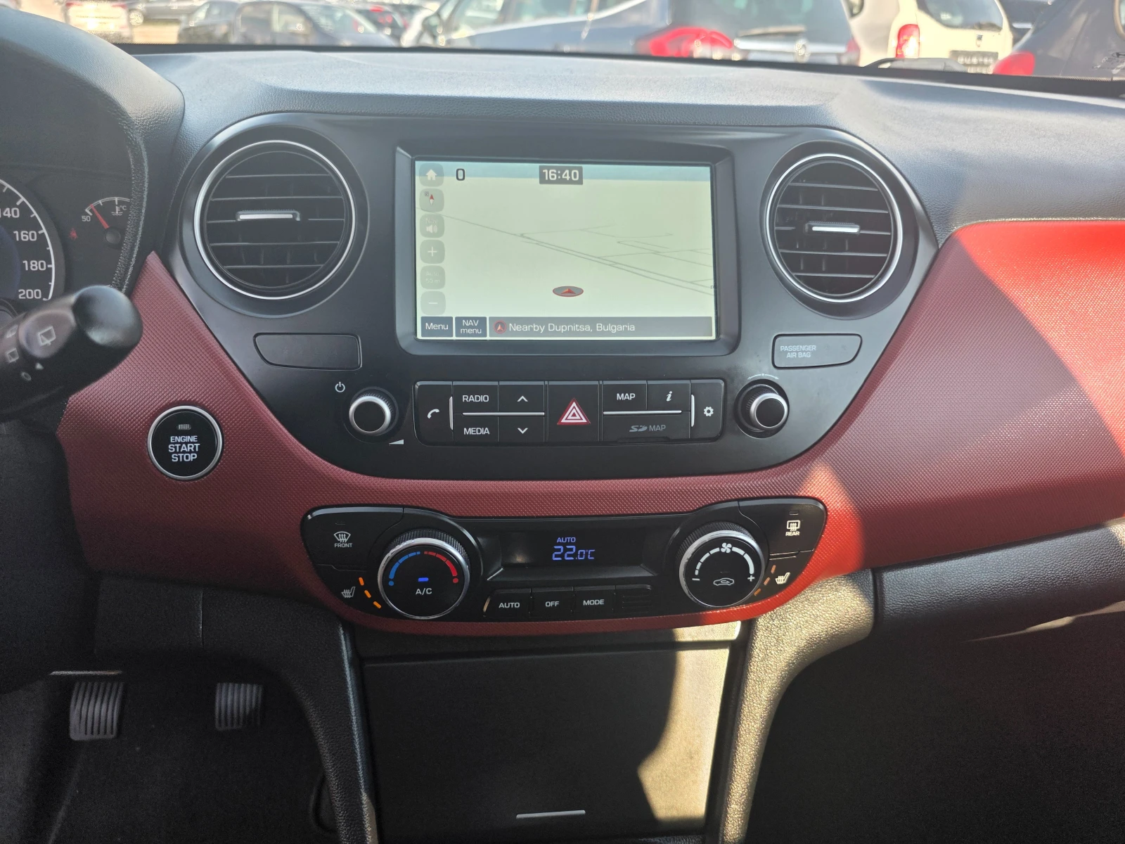 Hyundai I10 1.2i 87k.c NAVI FACE LIFT FULL , снимка 12 - Автомобили и джипове - 55617081