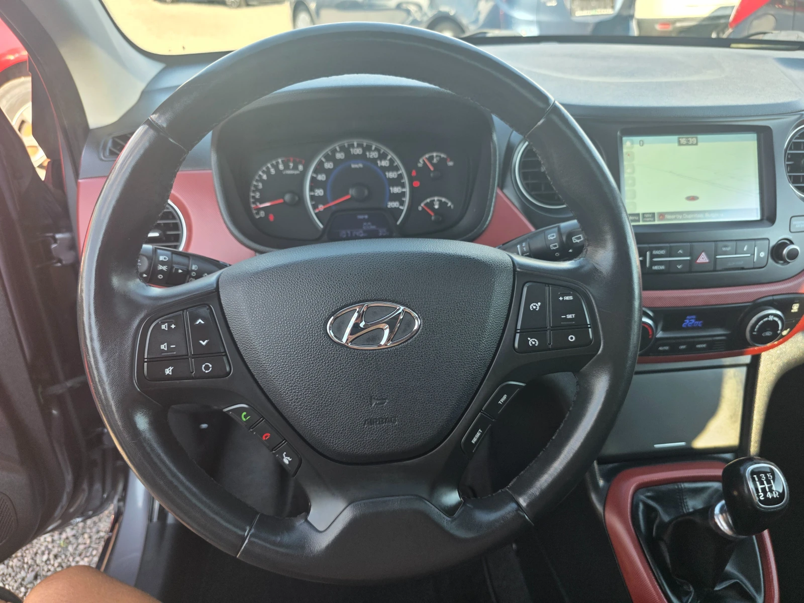 Hyundai I10 1.2i 87k.c NAVI FACE LIFT FULL , снимка 13 - Автомобили и джипове - 55617081