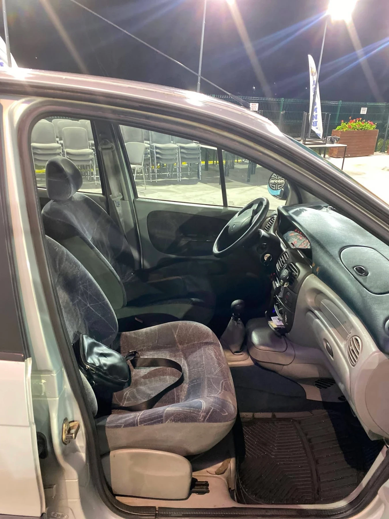 Renault Scenic, снимка 6 - Автомобили и джипове - 55799361