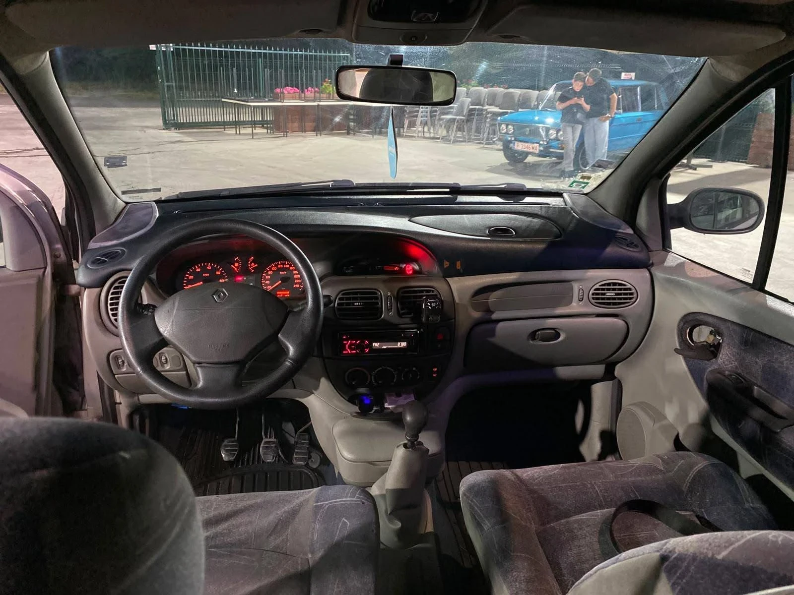 Renault Scenic, снимка 5 - Автомобили и джипове - 55799361