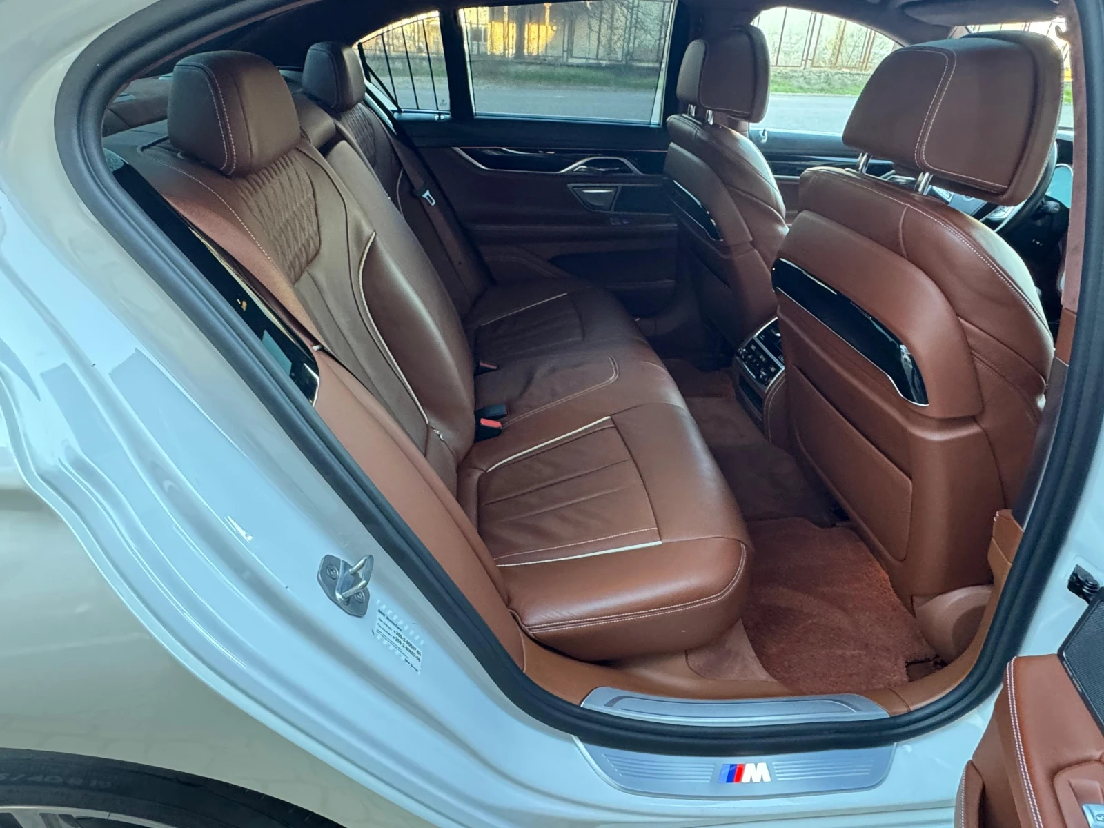BMW 740 * СЕРВИЗНА ИСТОРИЯ* Xdrive* INDIVIDUAL* M SPORT* , снимка 13 - Автомобили и джипове - 55809124