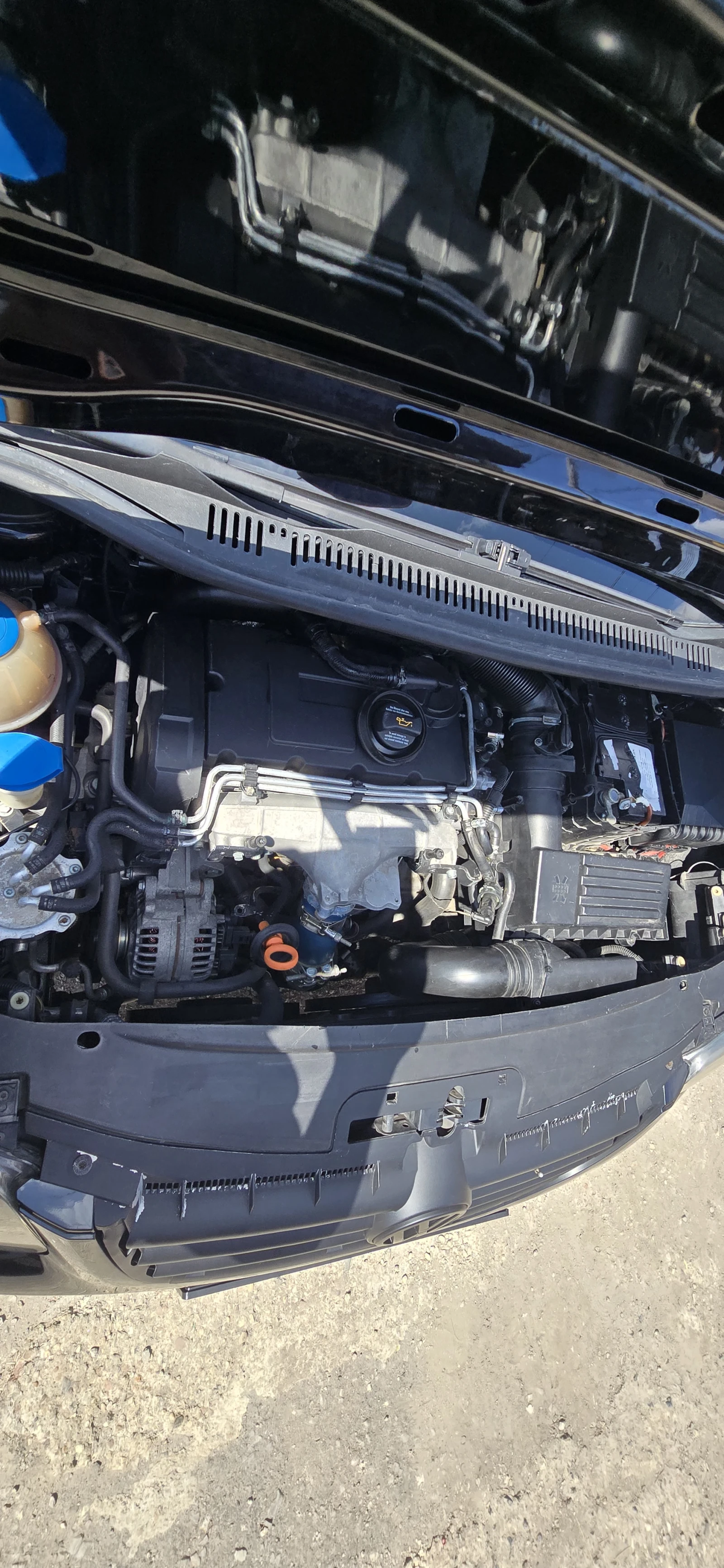 VW Touran 2.0 tdi, снимка 3 - Автомобили и джипове - 55873164