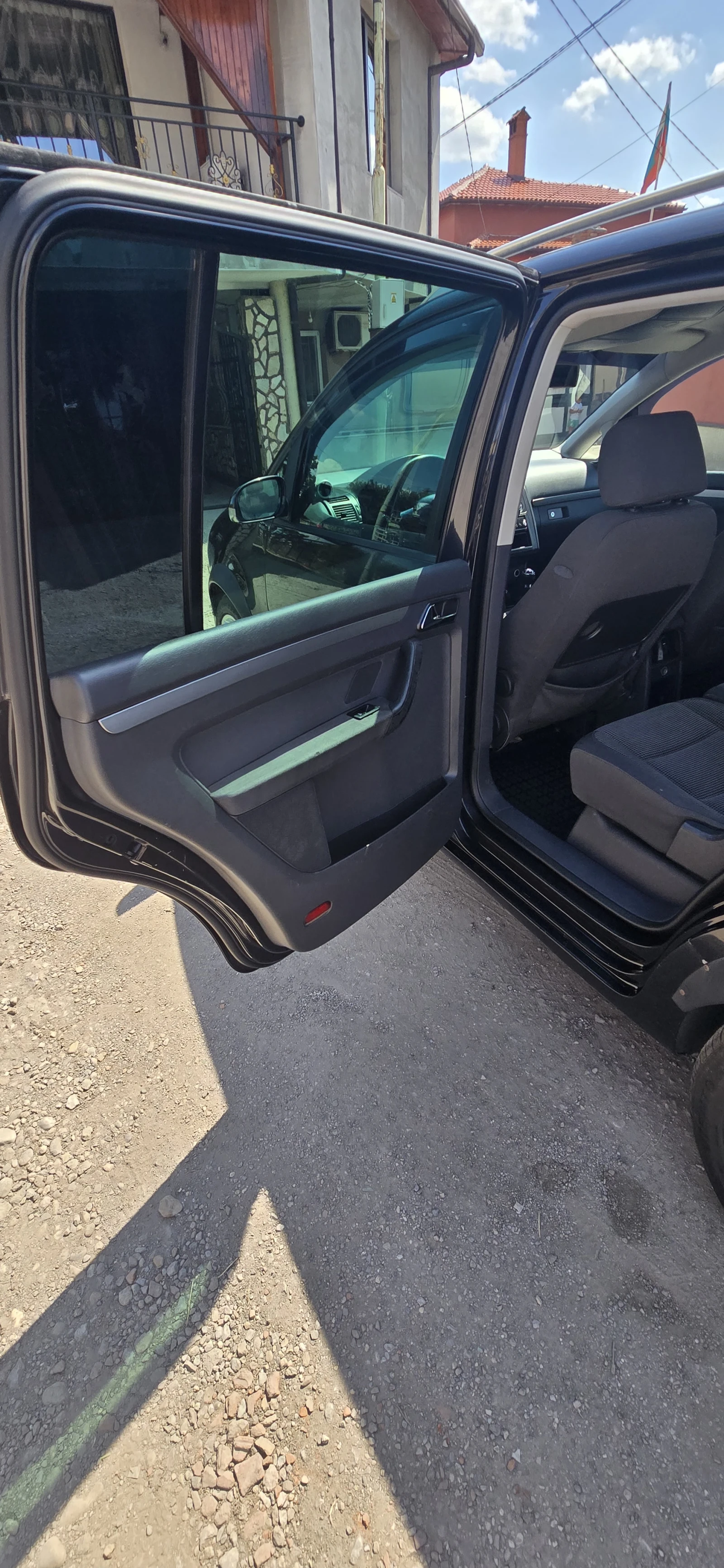VW Touran 2.0 tdi, снимка 7 - Автомобили и джипове - 55873164