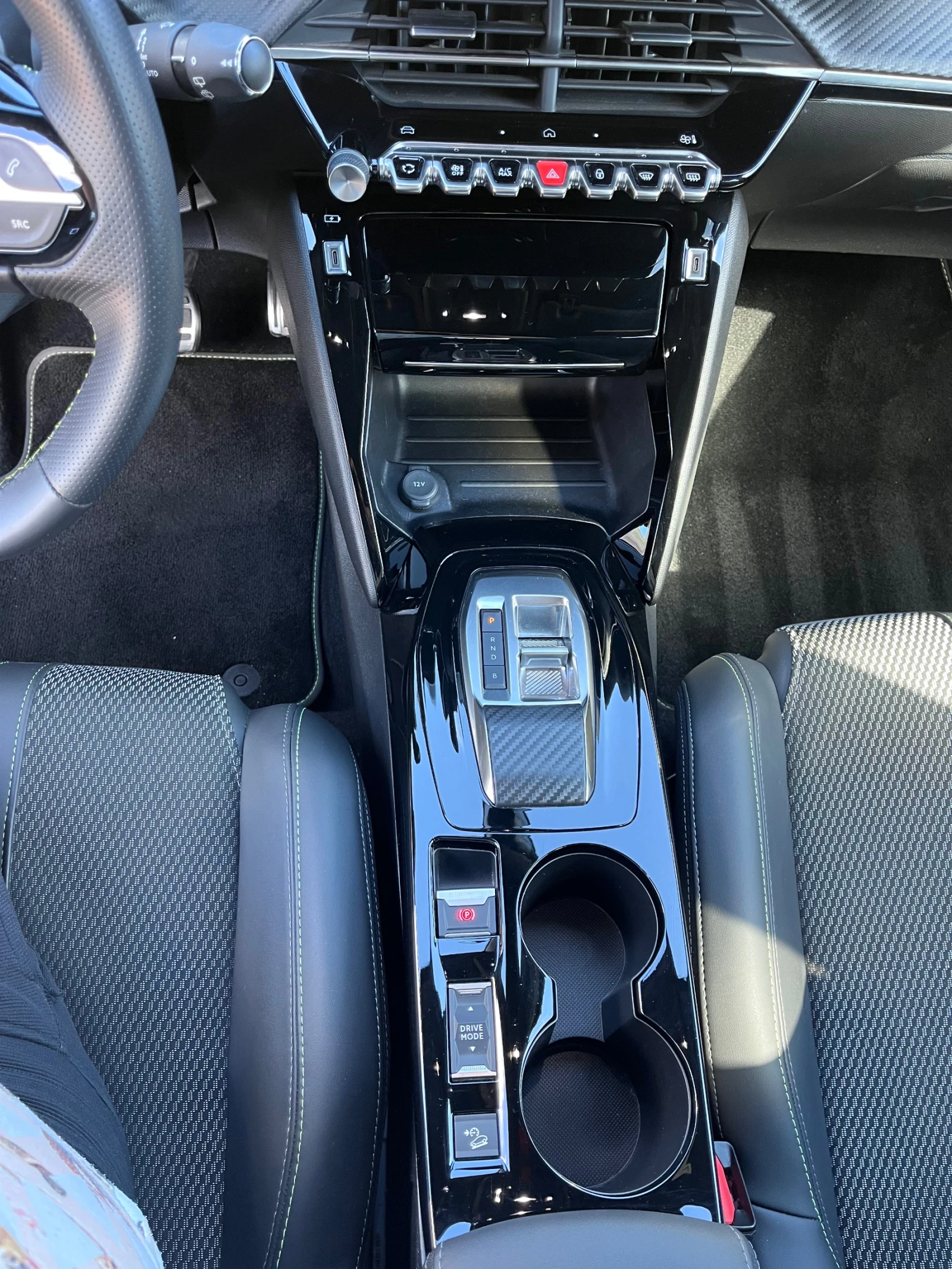 Peugeot 2008 GT Line, снимка 14 - Автомобили и джипове - 55901092