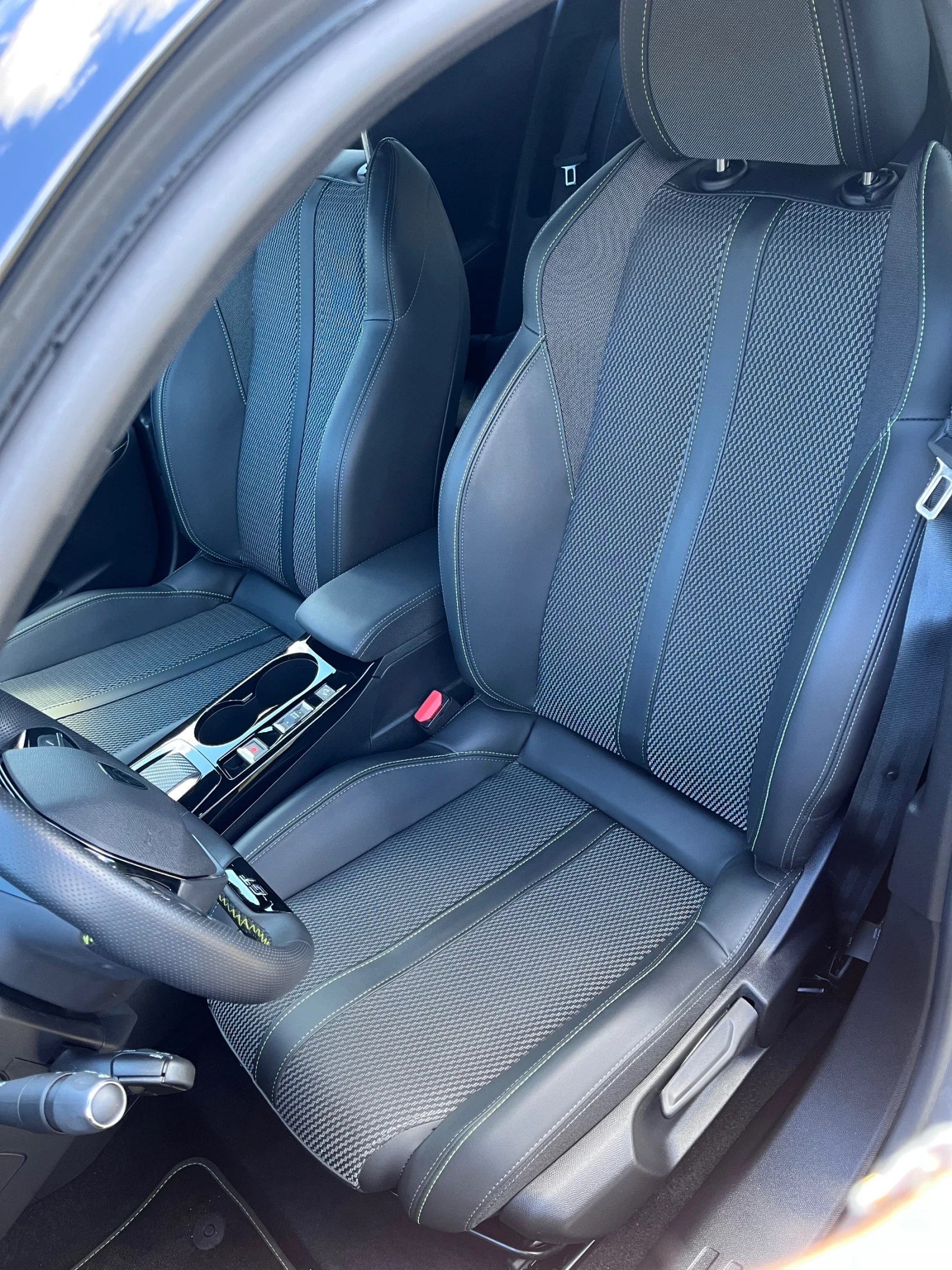 Peugeot 2008 GT Line, снимка 15 - Автомобили и джипове - 55901092