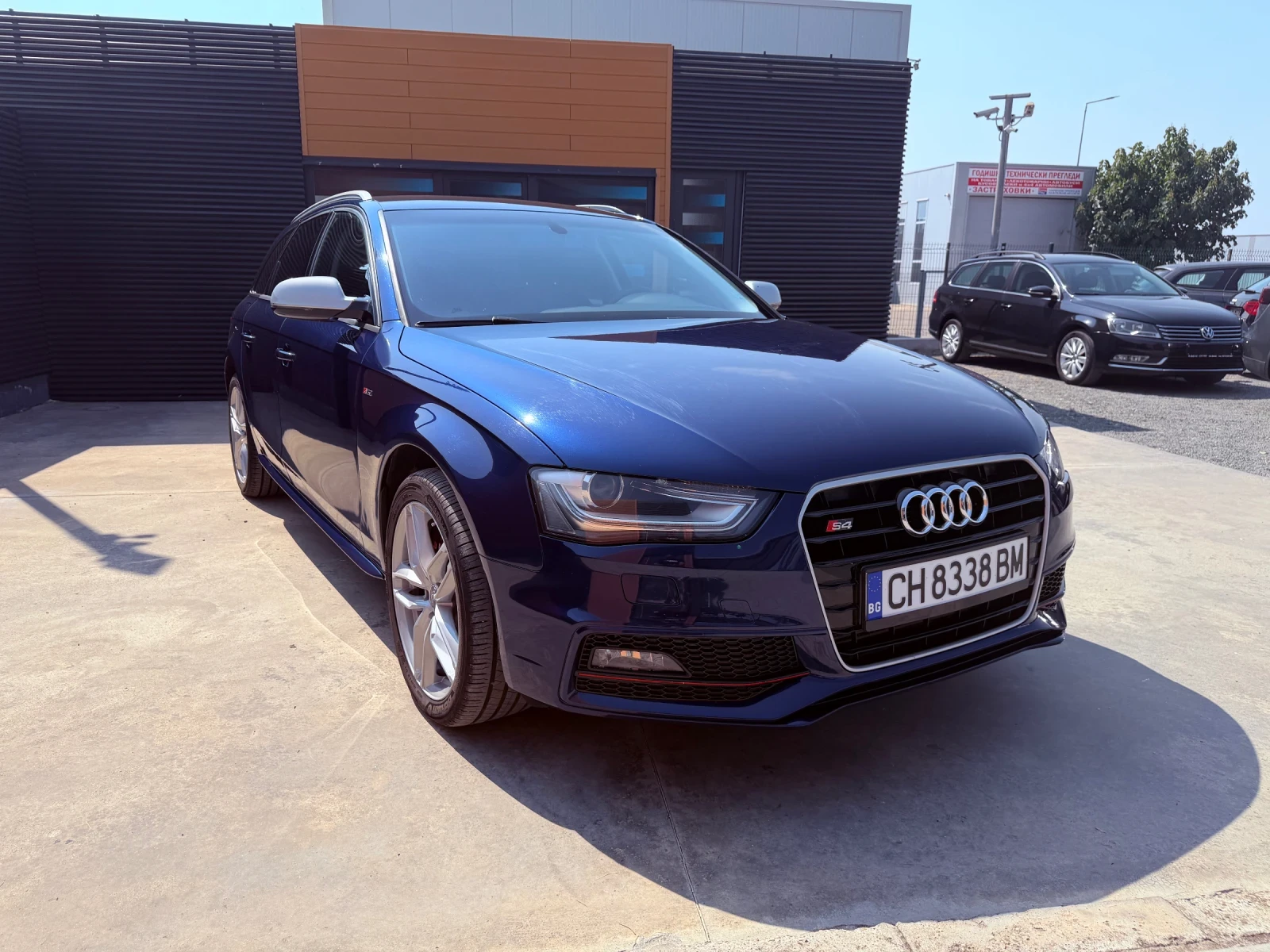 Audi A4 2.0TDI/S-line/Navi/LED, снимка 3 - Автомобили и джипове - 56040426